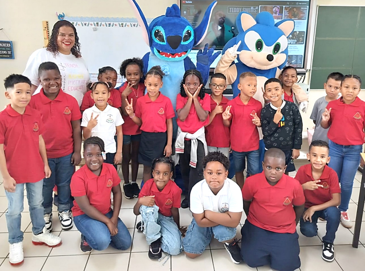 Scol Basico Xander Bogaerts ta yuda tur mayor cu no por haci inscripcion online